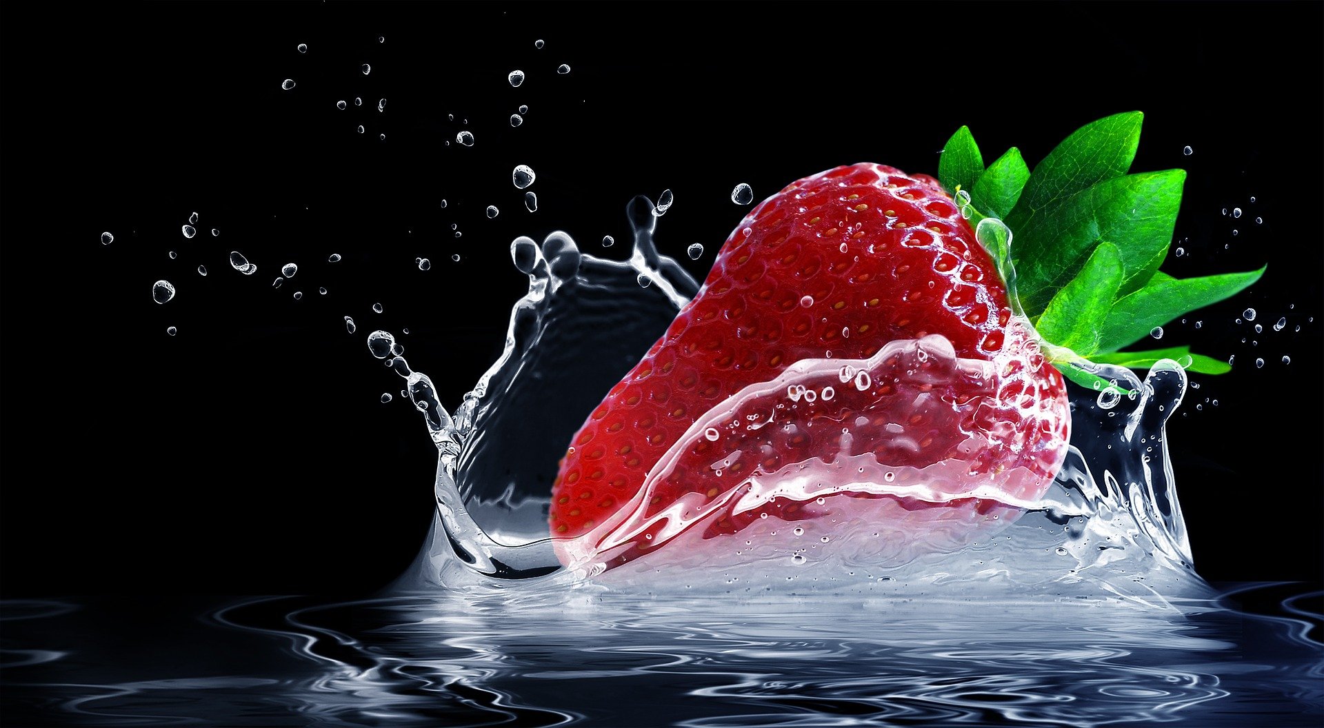 fraise dans l'eau